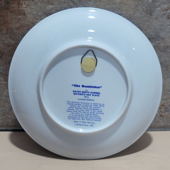 Schmid Hummel Mother's Day 1974 The Bumblebee Decorative Wall Hanging Plate - Picture 2 of 11